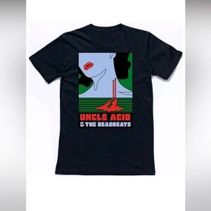 Gildan Black Short Sleeve Tee with Abstract Graphic